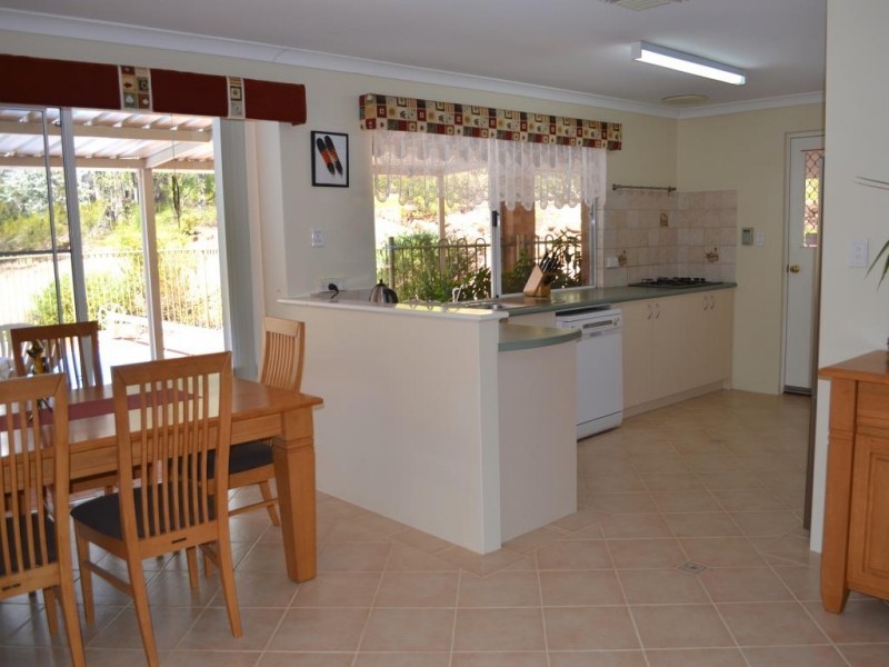 11 Brompton Heights, Gidgegannup WA 6083