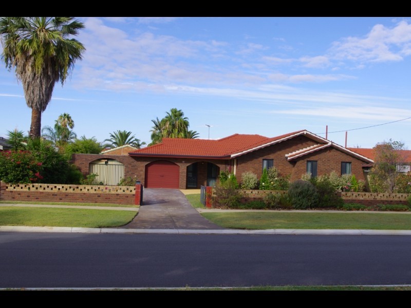 3 Elvington Way, Thornlie WA 6108