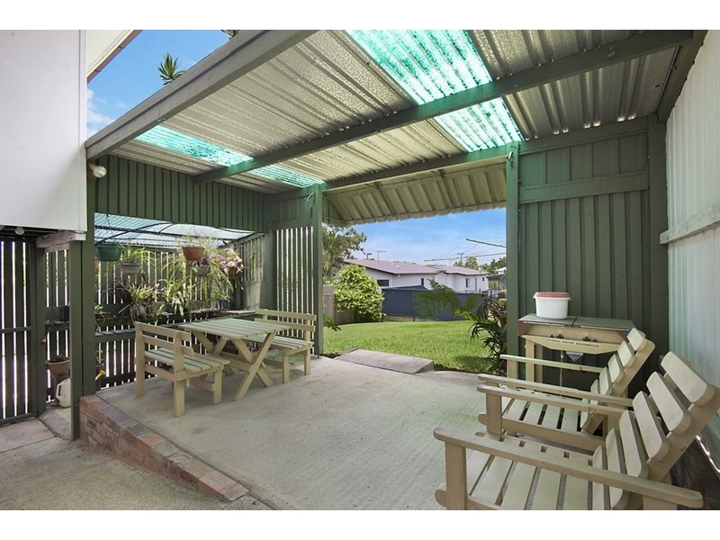 73 Seventh Avenue, Kedron QLD 4031