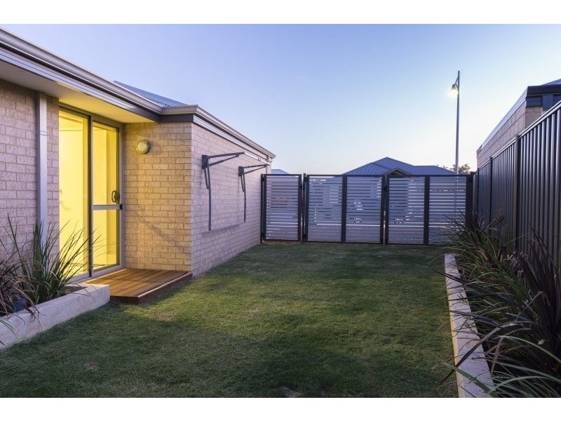 15 Dalmilling Drive, The Vines WA 6069