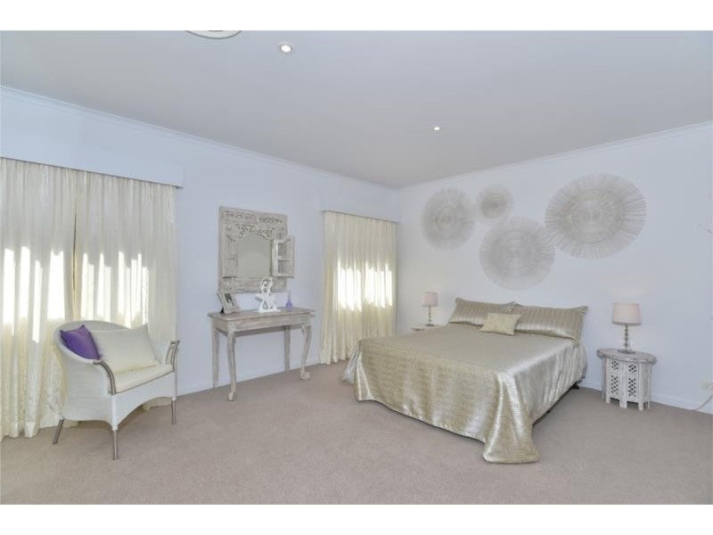 15 Kildare Grove, Killarney Heights NSW 2087