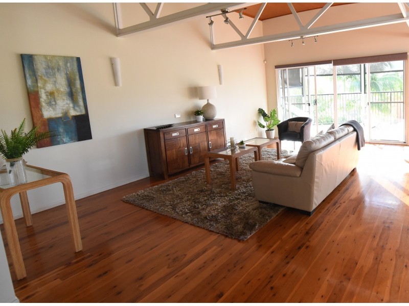 32 Buliti Street, Hope Island QLD 4212