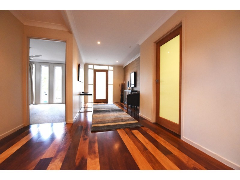 32 Buliti Street, Hope Island QLD 4212