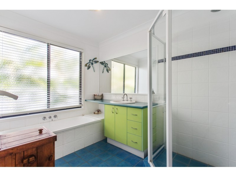 252 David Low Way, Peregian Beach QLD 4573