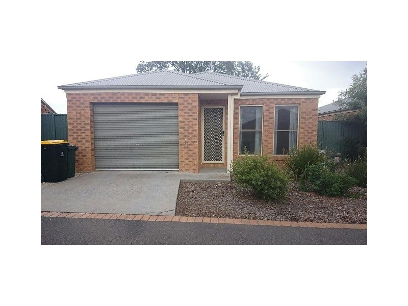 2/24 Trumble Street, Eaglehawk VIC 3556