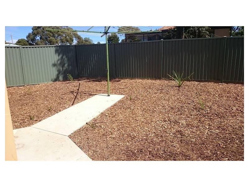 2/24 Trumble Street, Eaglehawk VIC 3556