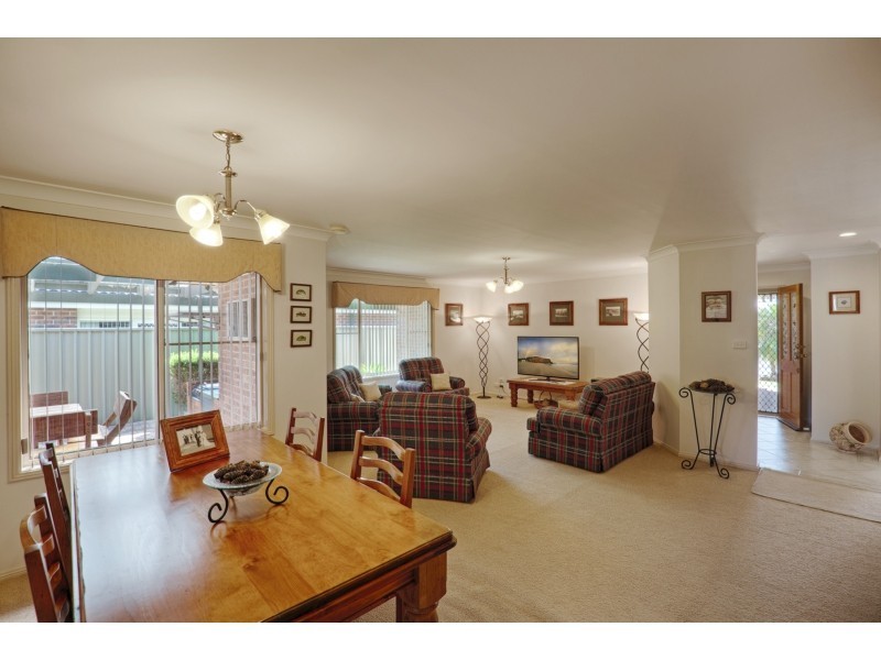 31 New York Avenue, Warners Bay NSW 2282