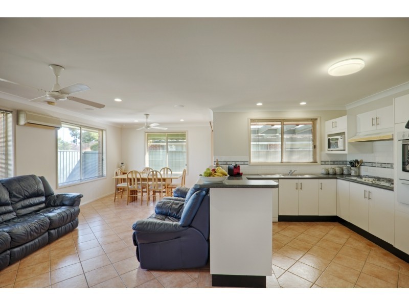 31 New York Avenue, Warners Bay NSW 2282