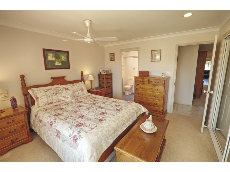 31 New York Avenue, Warners Bay NSW 2282