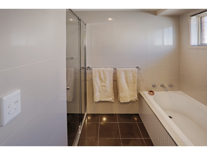 31 New York Avenue, Warners Bay NSW 2282