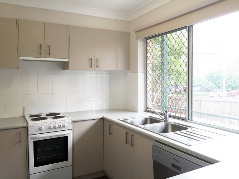 2/22-26 Warren Street, St Lucia QLD 4067