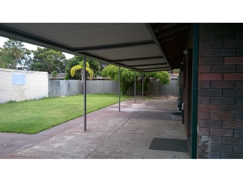 2 Nevis Place, Safety Bay WA 6169