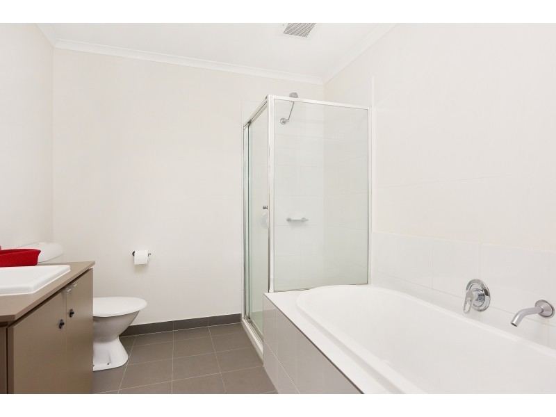 11 Exhibition Drive, Mulgrave VIC 3170