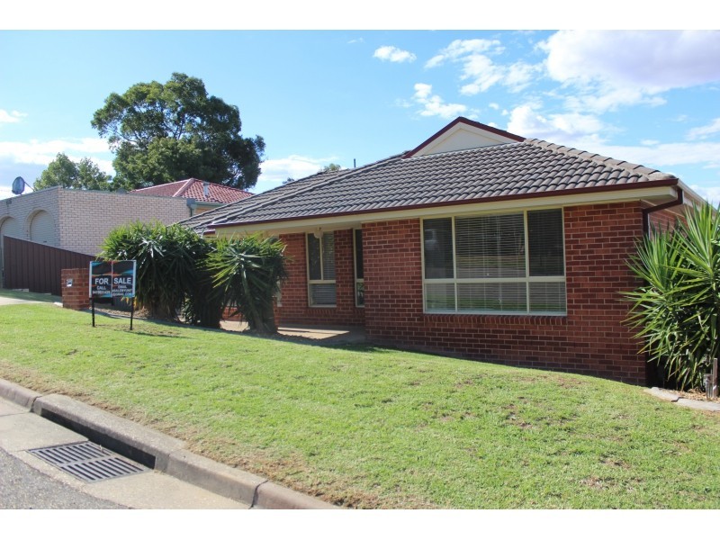 1/254 Desmond Street, Lavington NSW 2641