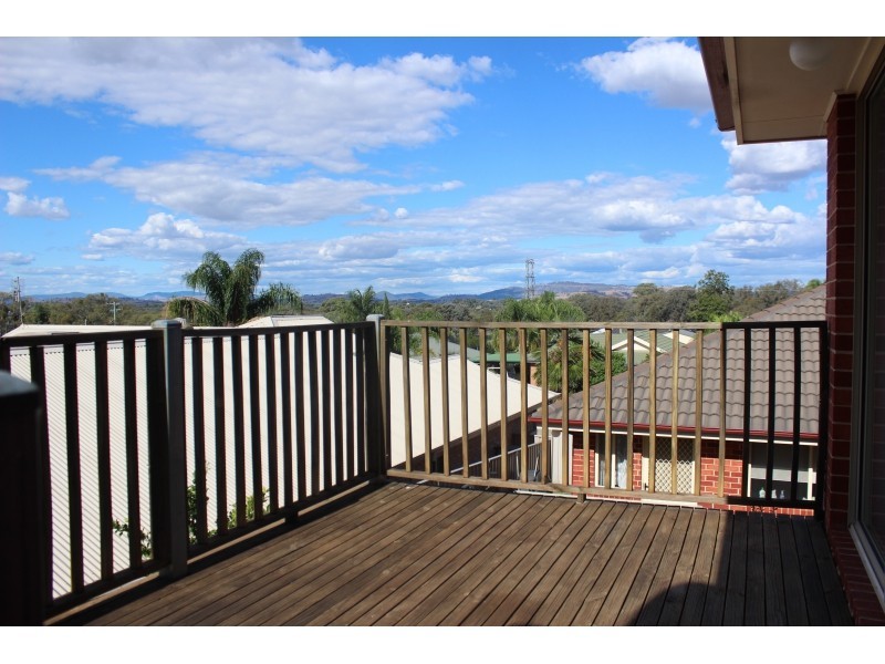 1/254 Desmond Street, Lavington NSW 2641