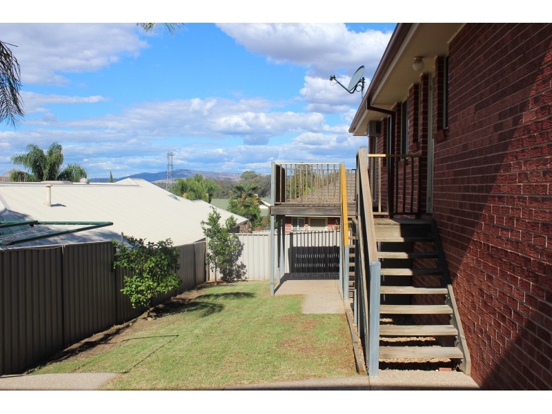 1/254 Desmond Street, Lavington NSW 2641