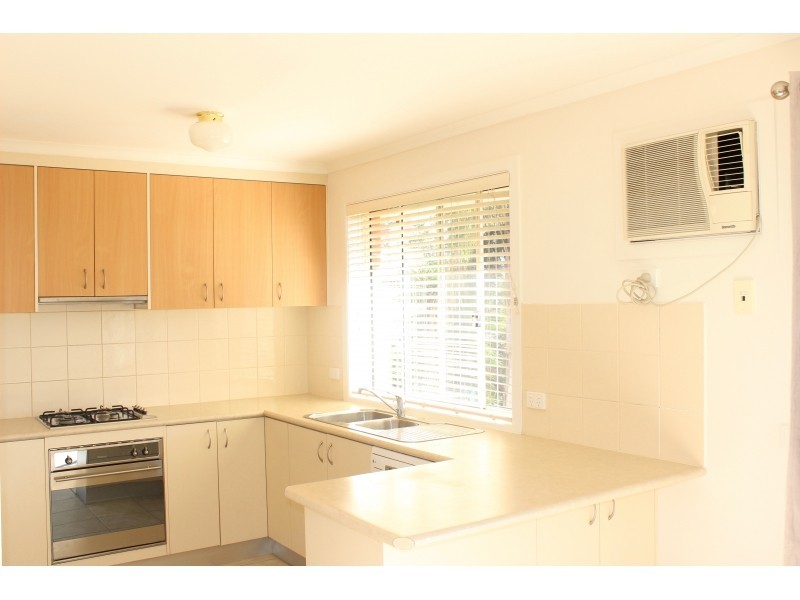 1/254 Desmond Street, Lavington NSW 2641