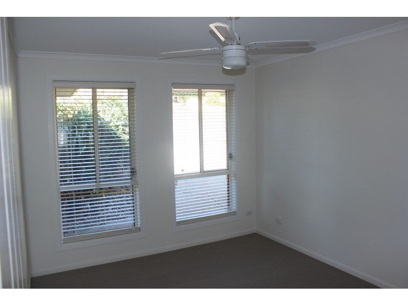 1/254 Desmond Street, Lavington NSW 2641