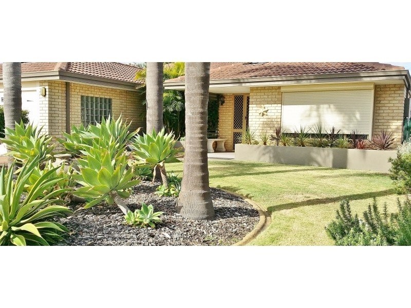 16 Mahogany Drive, Halls Head WA 6210