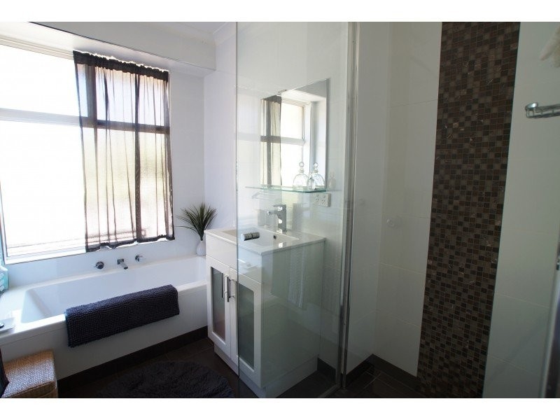 16 Mahogany Drive, Halls Head WA 6210