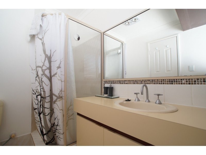 16 Mahogany Drive, Halls Head WA 6210