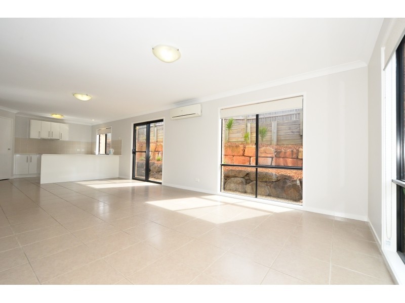 40 Grange Place, Moggill QLD 4070