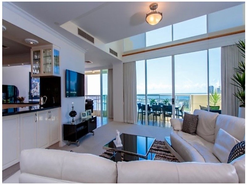 75 Brighton Parade, Southport QLD 4215