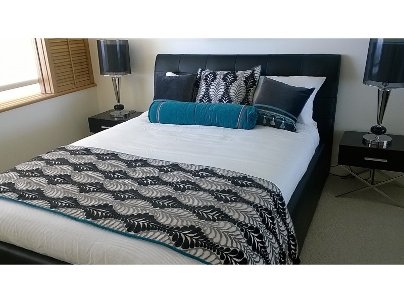 75 Brighton Parade, Southport QLD 4215