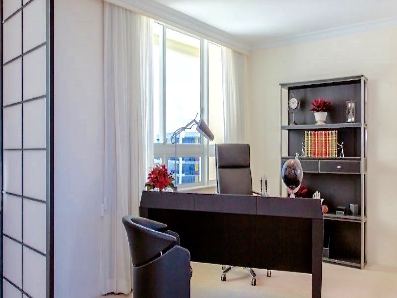 75 Brighton Parade, Southport QLD 4215