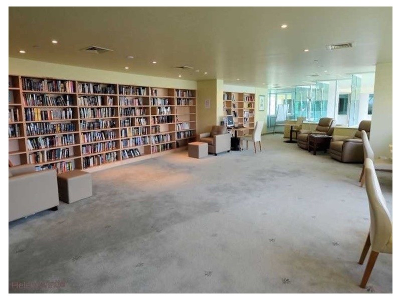 75 Brighton Parade, Southport QLD 4215