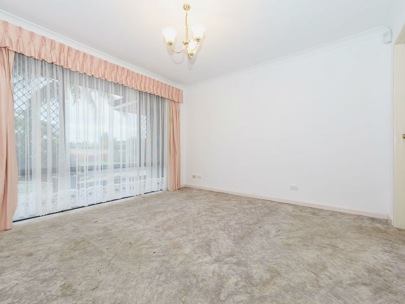 11 Foster Road, Coodanup WA 6210