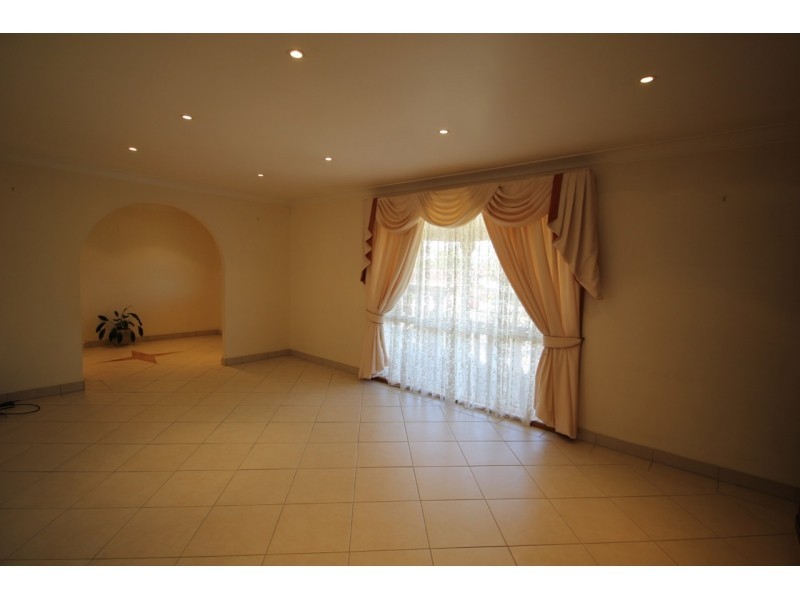 869 Merrylands Road, Greystanes NSW 2145