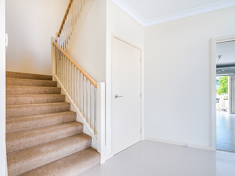 2/5 Huon Crescent, Runaway Bay QLD 4216