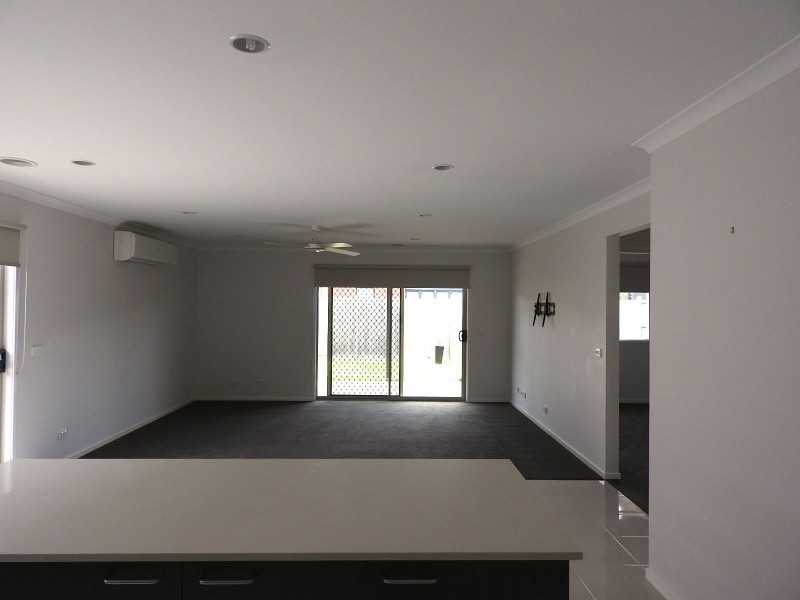 8 Malua Circuit, Sandhurst VIC 3977