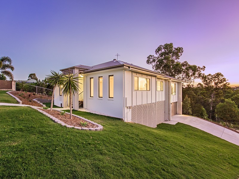 34 Lagoon Crescent, Bellbowrie QLD 4070