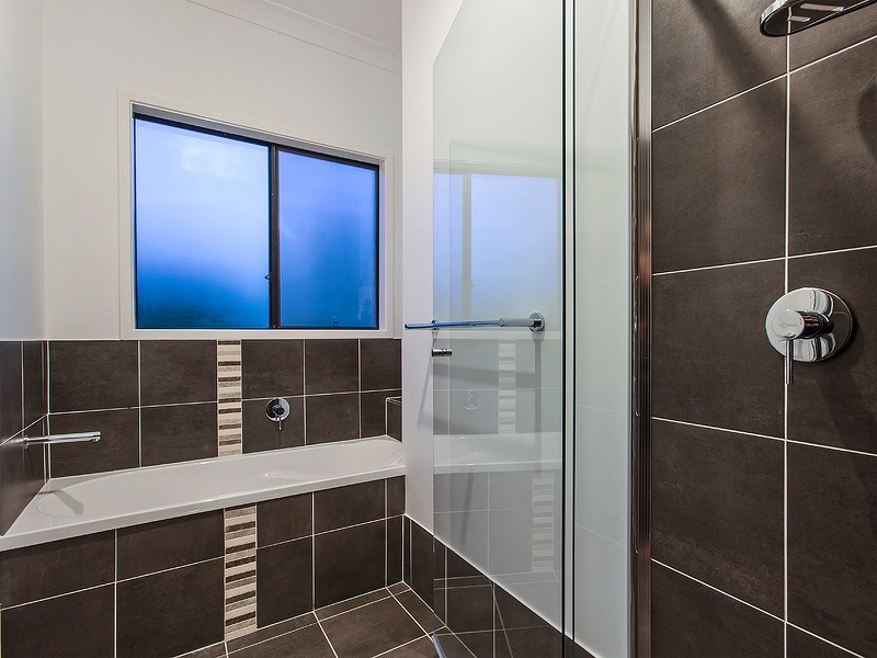 34 Lagoon Crescent, Bellbowrie QLD 4070