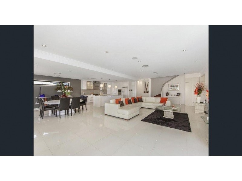 21 Marina Parade, Jacobs Well QLD 4208