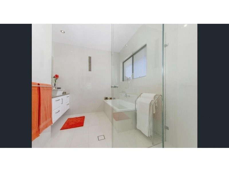 21 Marina Parade, Jacobs Well QLD 4208