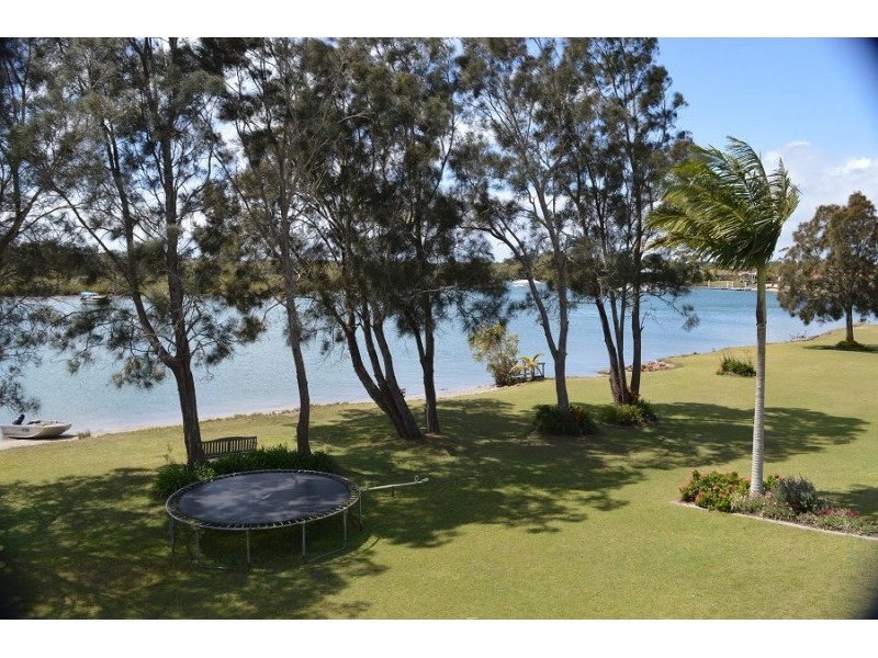 26 Palm Terrace, Yamba NSW 2464