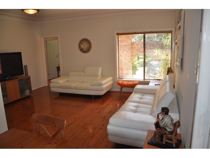 25 Roseanne Avenue, Roselands NSW 2196