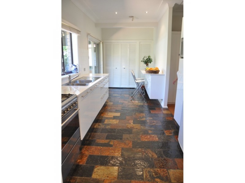 25 Roseanne Avenue, Roselands NSW 2196