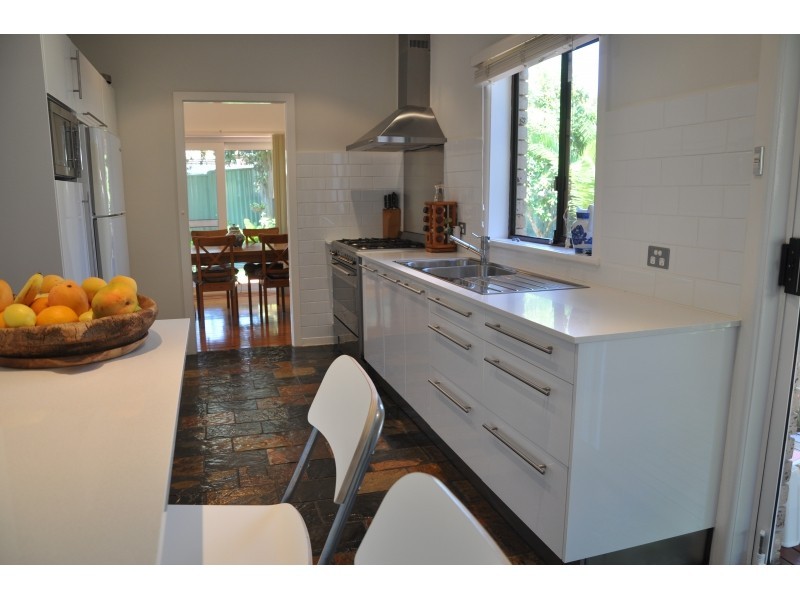 25 Roseanne Avenue, Roselands NSW 2196