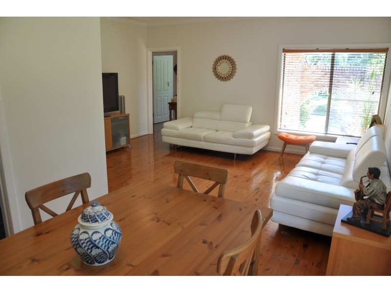 25 Roseanne Avenue, Roselands NSW 2196