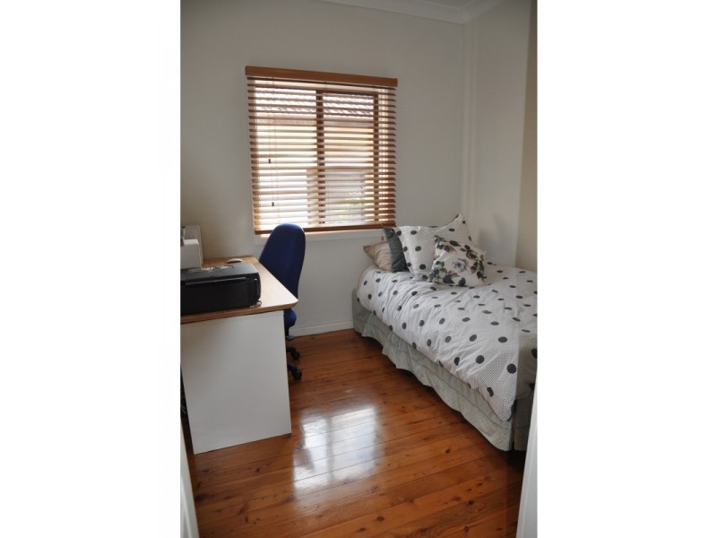 25 Roseanne Avenue, Roselands NSW 2196