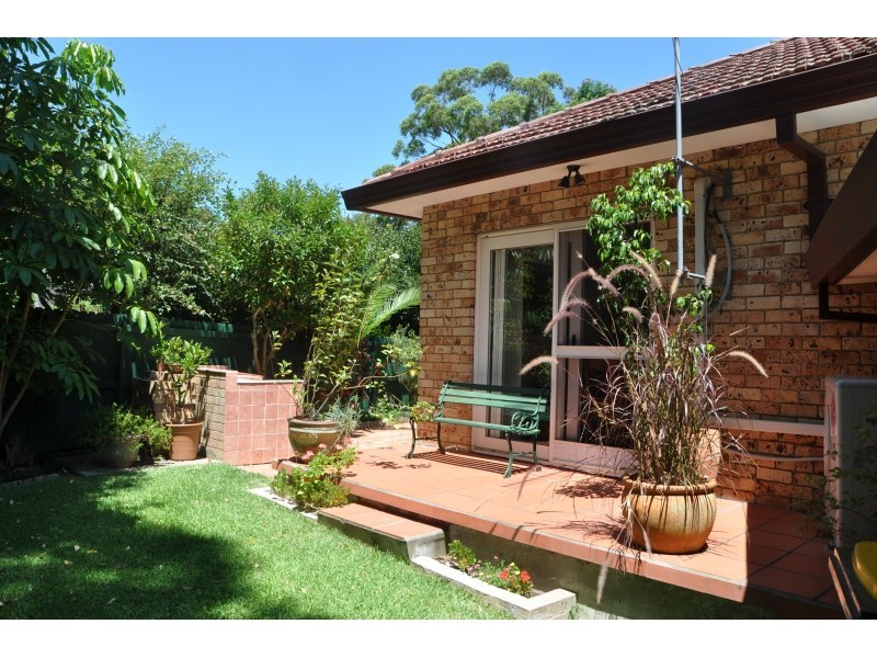 25 Roseanne Avenue, Roselands NSW 2196