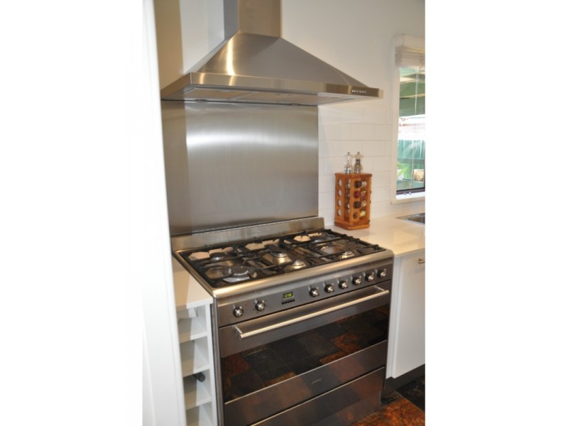 25 Roseanne Avenue, Roselands NSW 2196