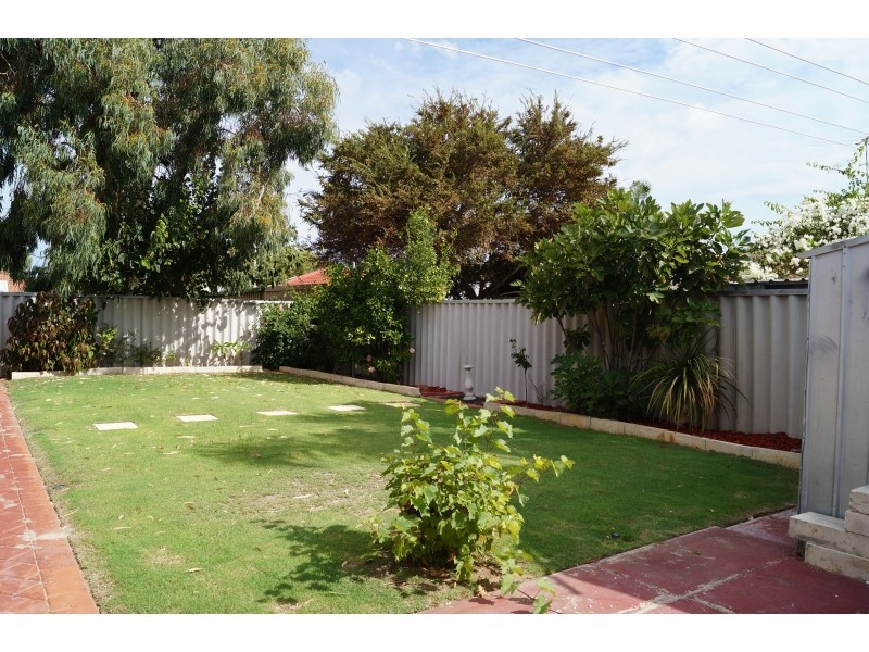 5 Sarah Ann Crescent, Warnbro WA 6169