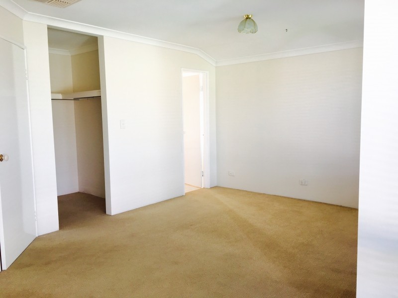 5 Sarah Ann Crescent, Warnbro WA 6169
