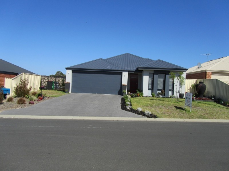 13 Werloo Approach, Capel WA 6271