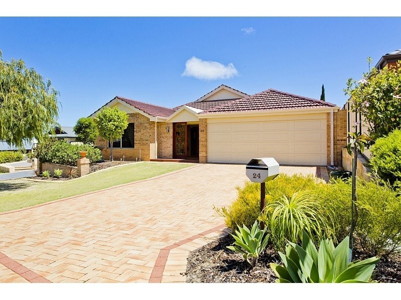 24 Elmhurst Drive, Clarkson WA 6030